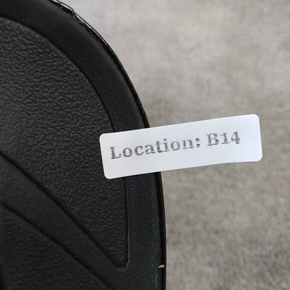 Strive Maui Womens Size 7 Shoes Black Leather Thong Sandals Flip Flops Slip On - Picture 8 of 8